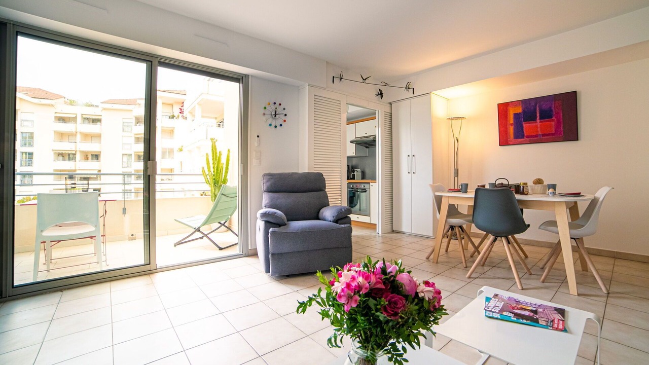 Photo of Livingroom in Prado - Republique
