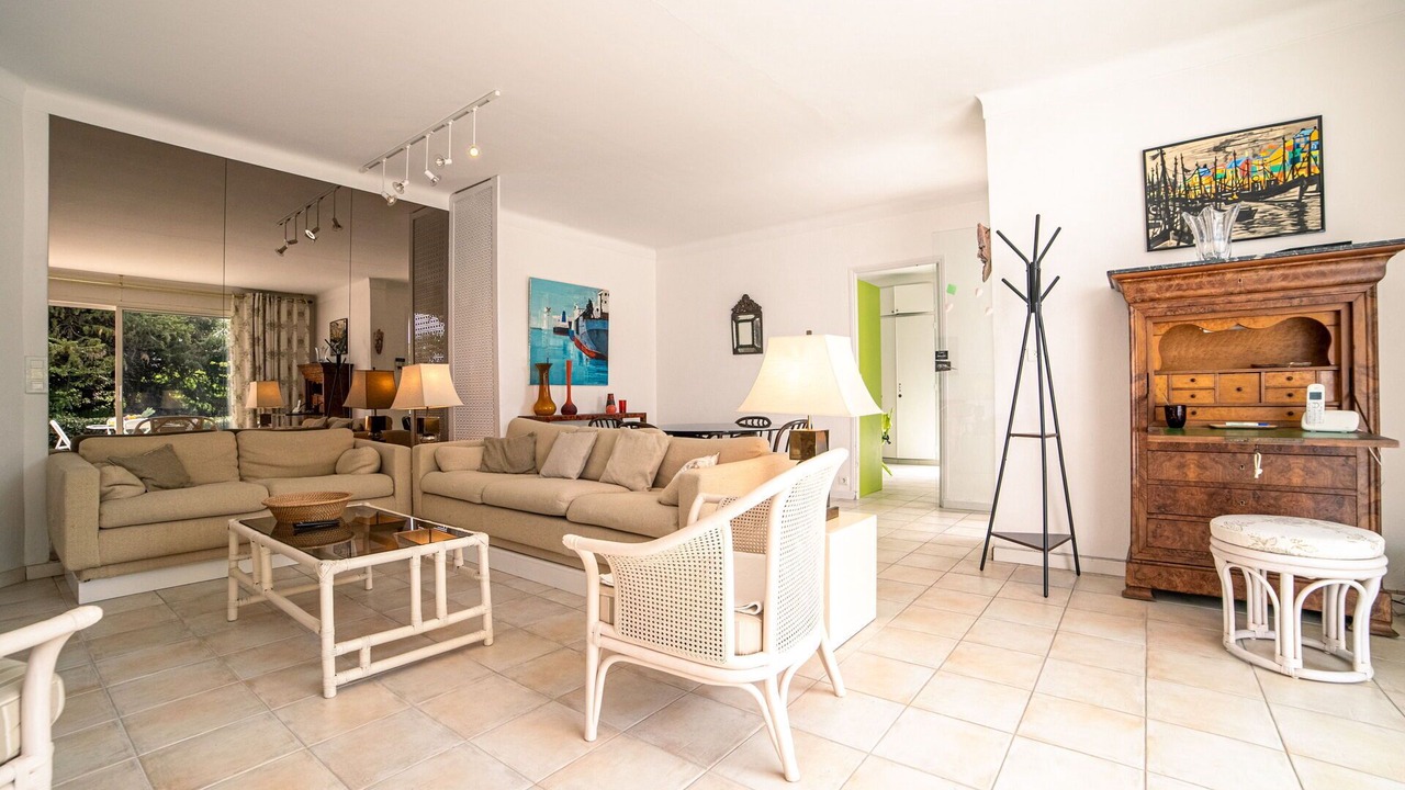 Photo of Livingroom in Riou - Petit Juas - Av de Grasse