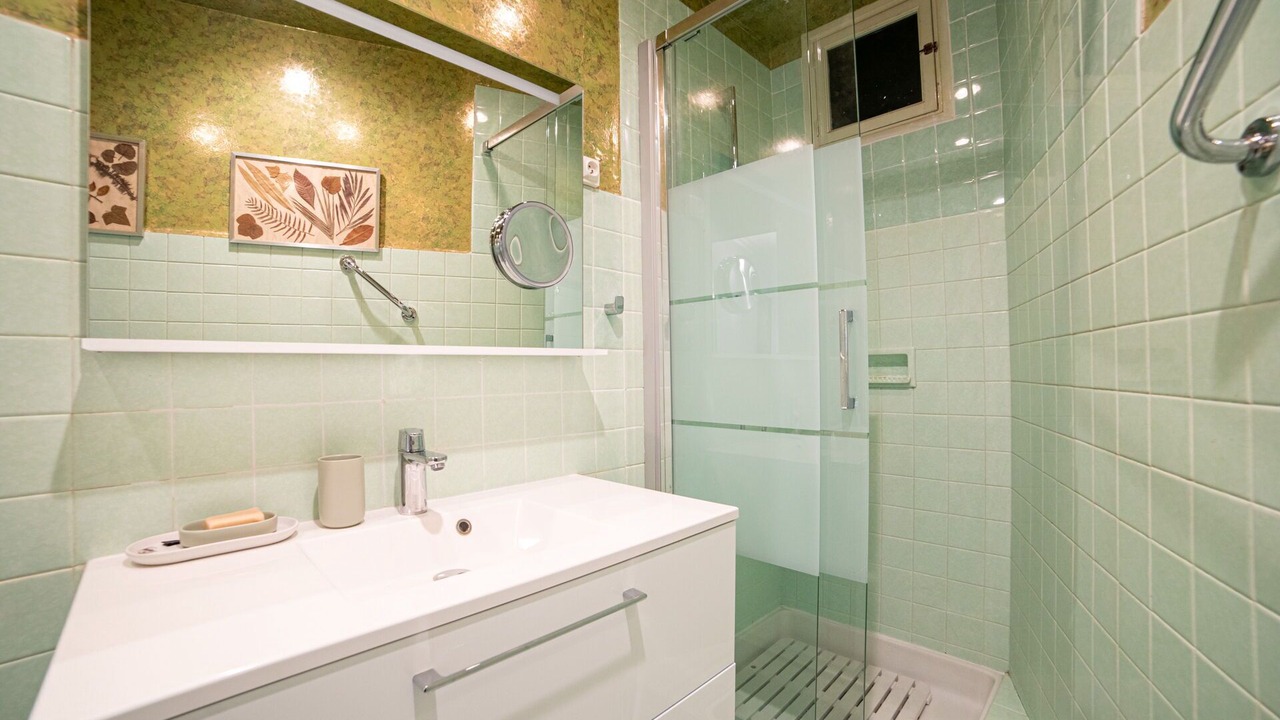 Photo of Bathroom in Riou - Petit Juas - Av de Grasse