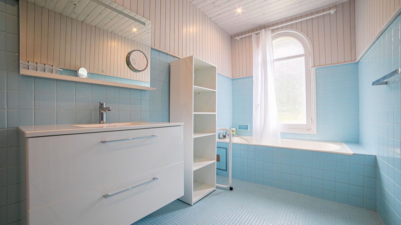 Photo of Bathroom in Riou - Petit Juas - Av de Grasse
