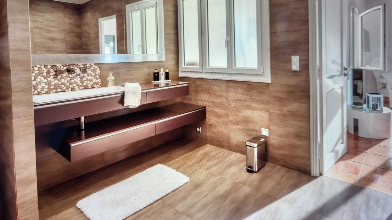 Photo of Bathroom in Aspremont