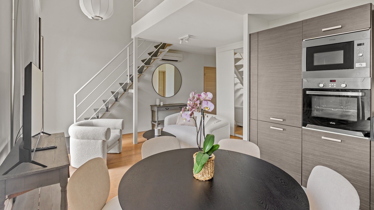 Photo of Livingroom in California - Pezou