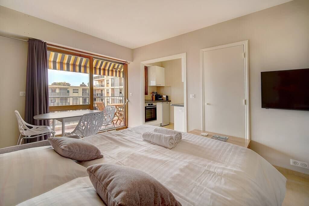 Photo of Bedroom in Prado - Republique