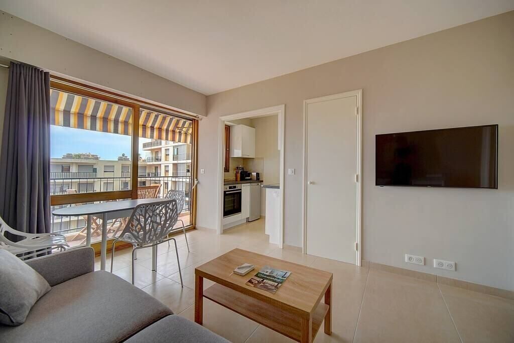 Photo of Livingroom in Prado - Republique