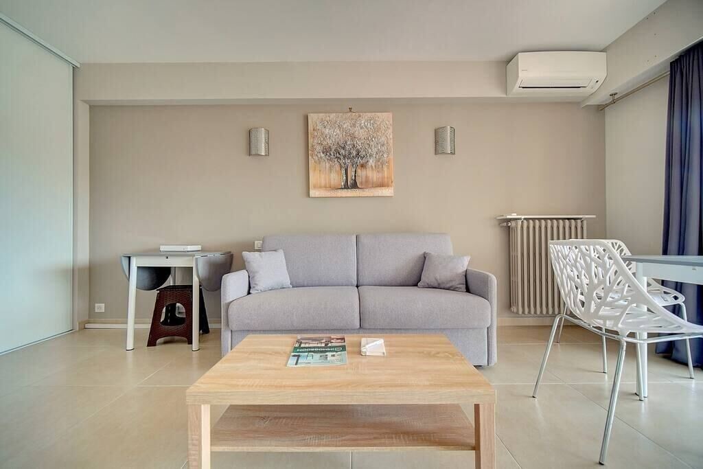 Photo of Livingroom in Prado - Republique
