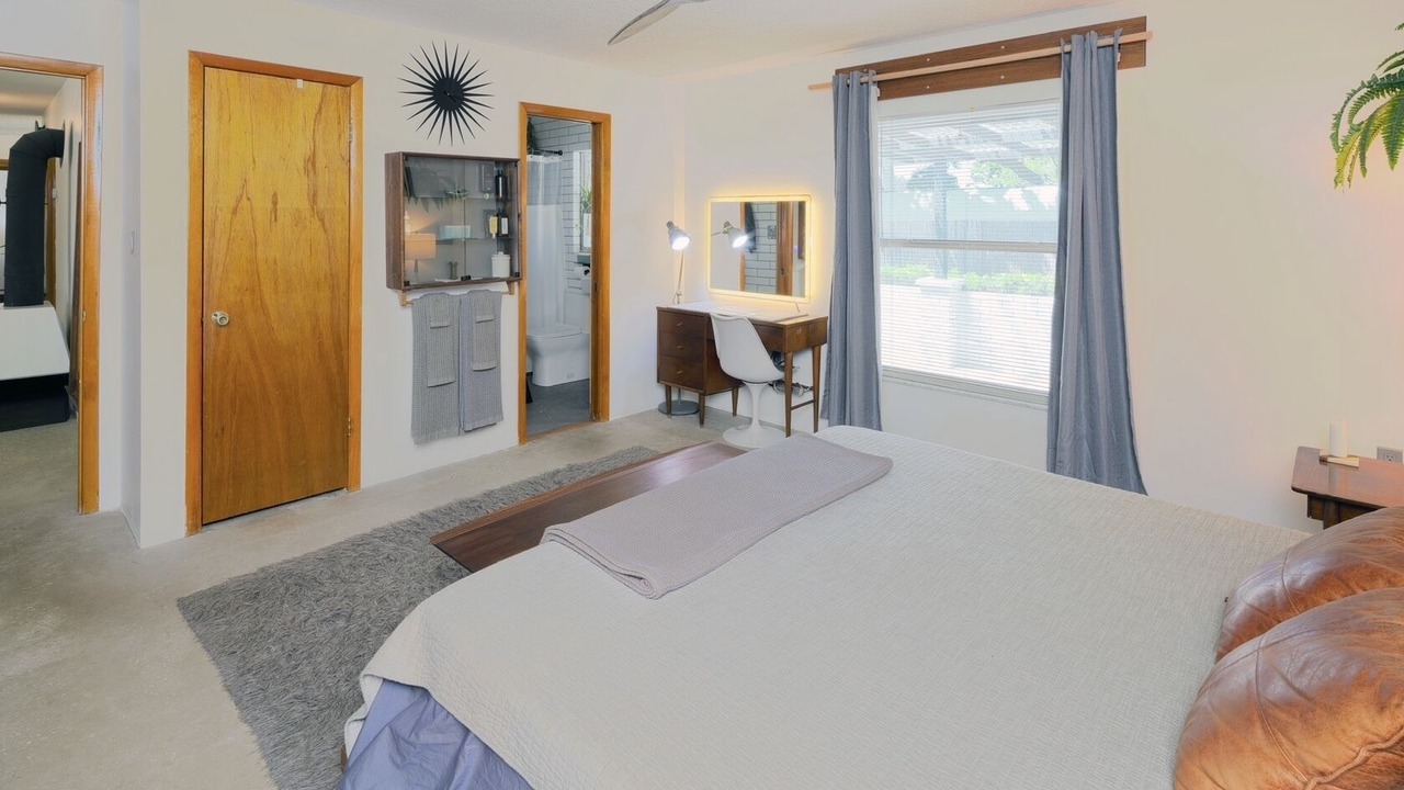 Photo of Bedroom in Fairview Shores