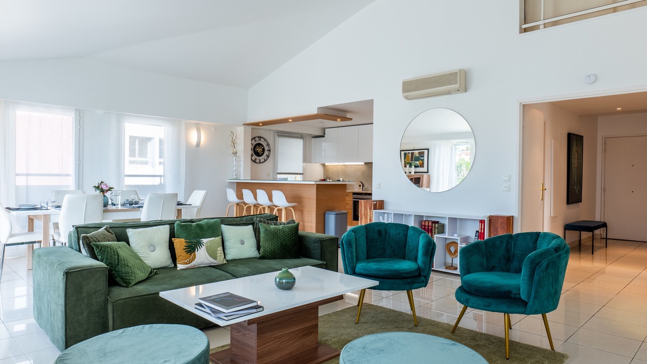 Photo of Livingroom in Prado - Republique