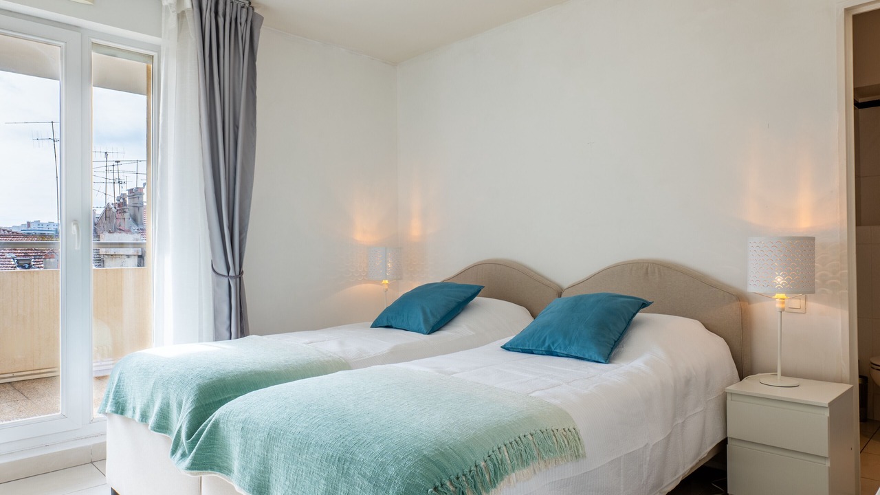 Photo of Bedroom in Prado - Republique