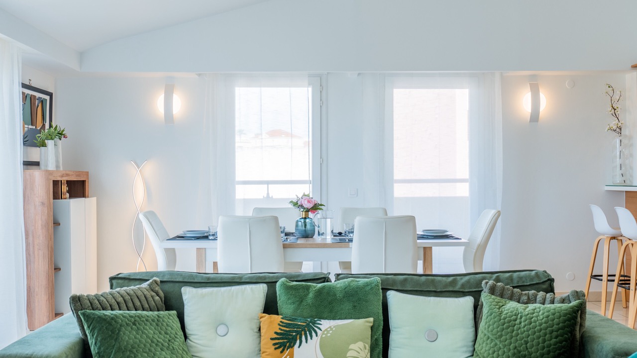 Photo of Livingroom in Prado - Republique
