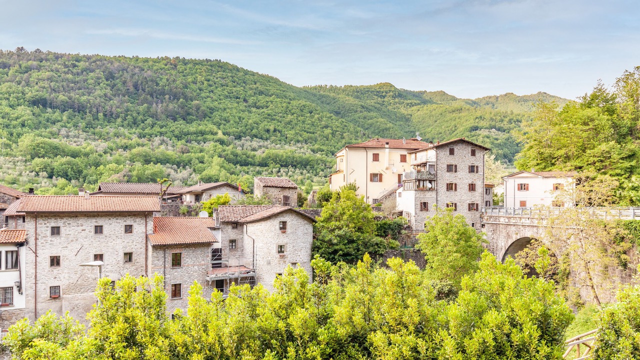 Photo of Others in Maglietola