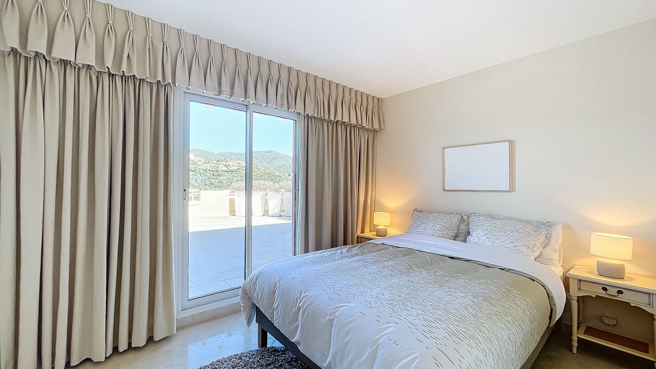 Photo of Bedroom in Mandelieu-La-Napoule