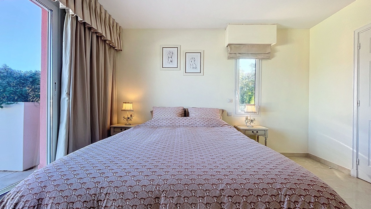 Photo of Bedroom in Mandelieu-La-Napoule