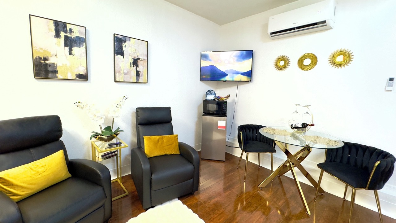 Photo of Livingroom in Azalea Park