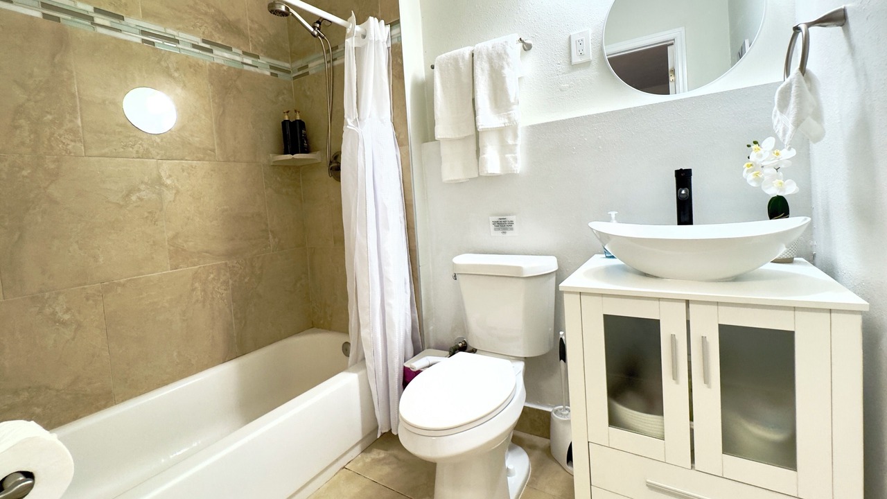 Photo of Bathroom in Azalea Park