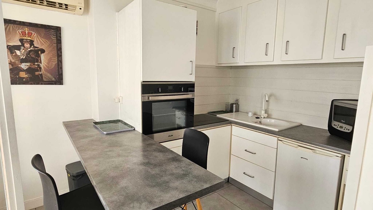 Photo of Kitchen in Prado - Republique