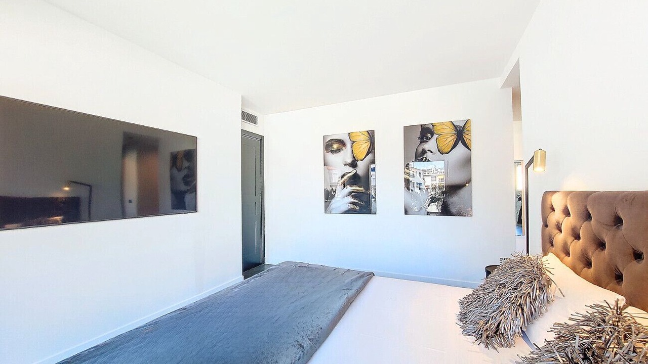 Photo of Bedroom in Carre d'Or