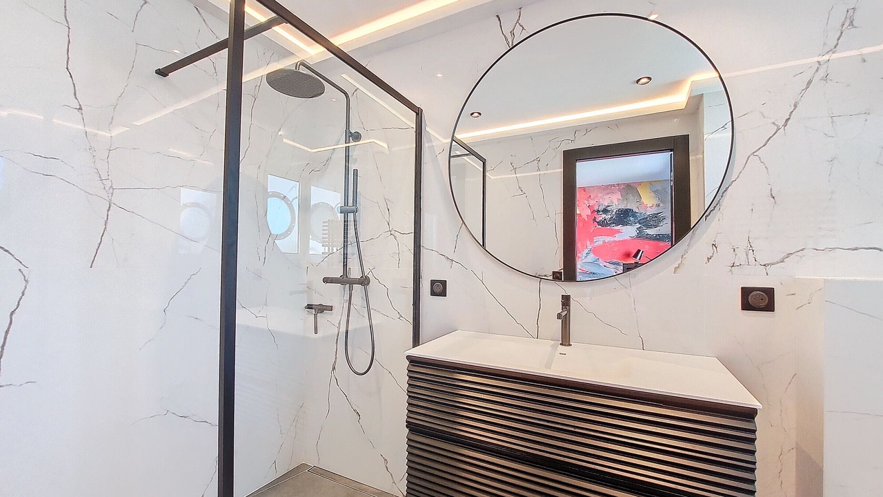Photo of Bathroom in Carre d'Or