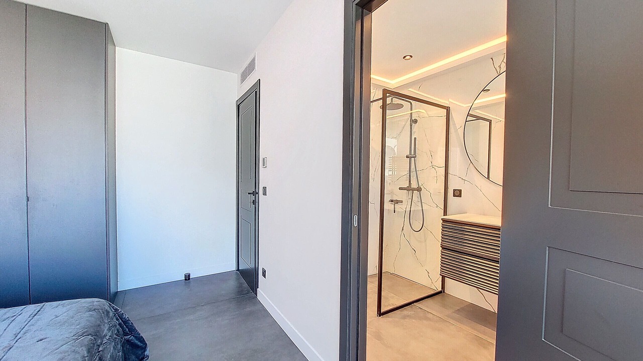 Photo of Bedroom in Carre d'Or