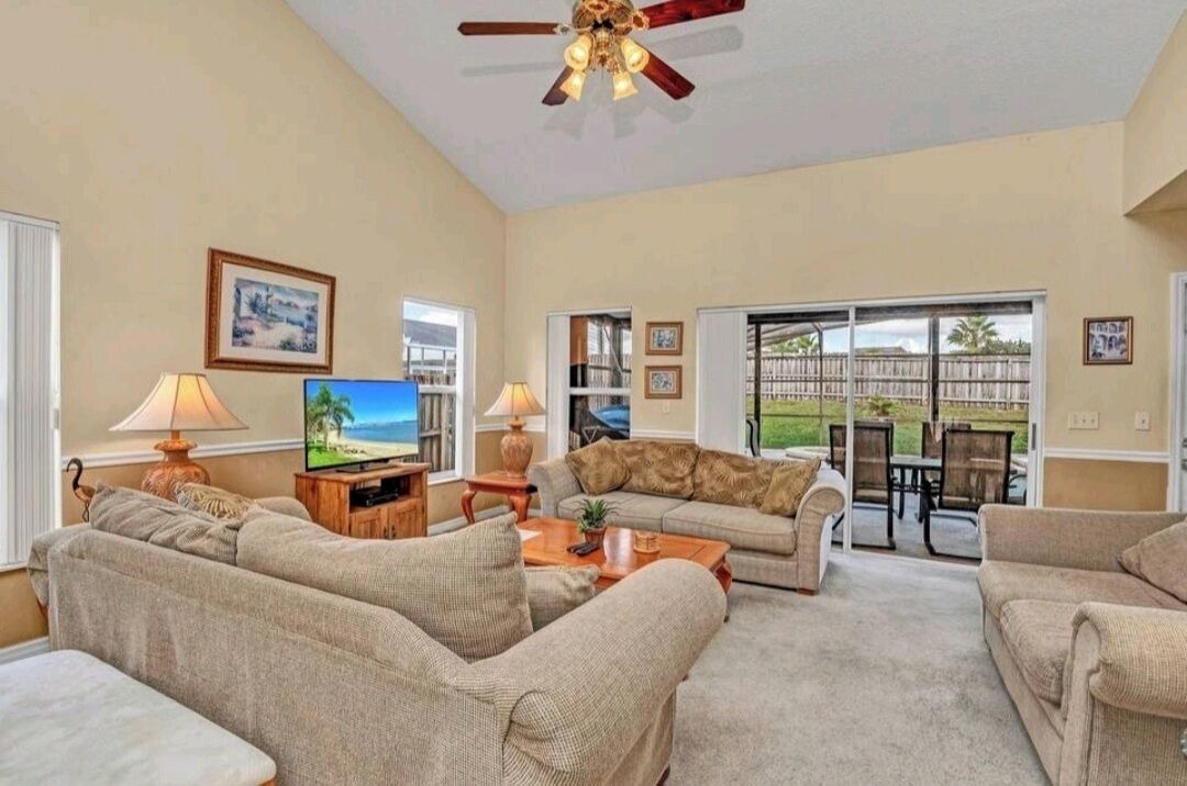 Photo of Livingroom in Lindfields