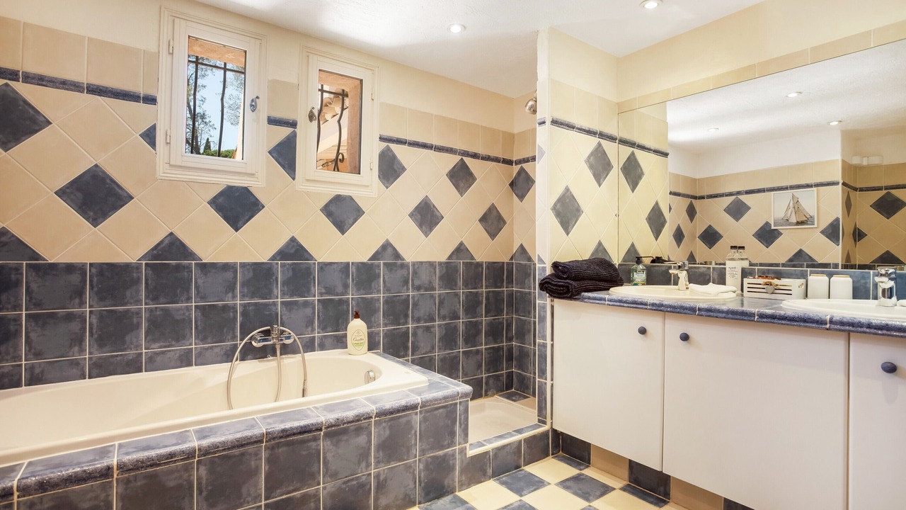 Photo of Bathroom in Puget-sur-Argens
