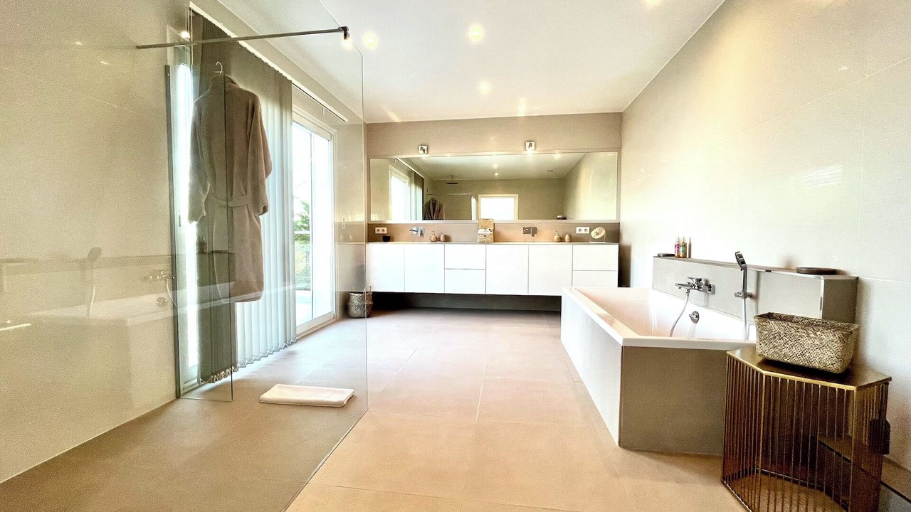 Photo of Bathroom in Golfe Juan