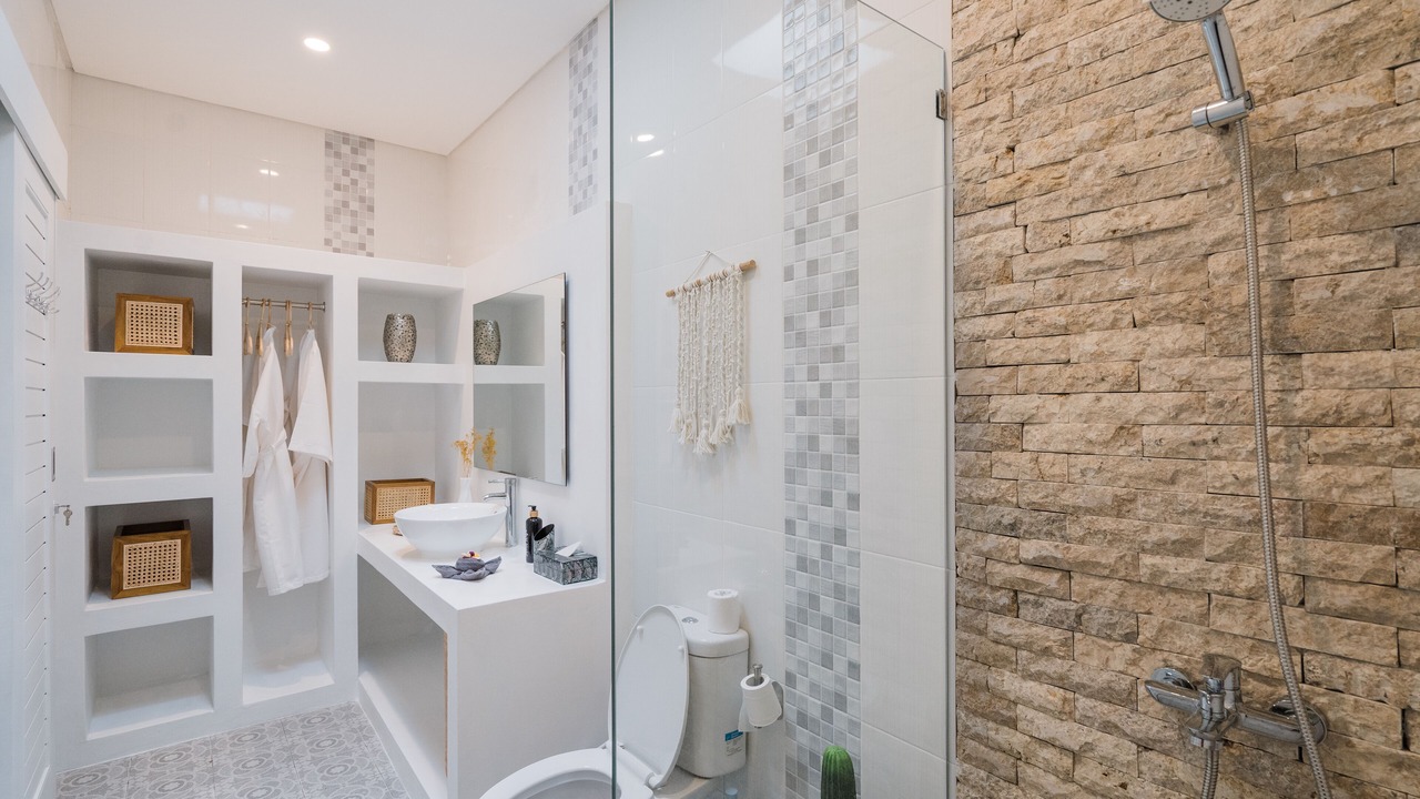 Photo of Bathroom in Sunset Road