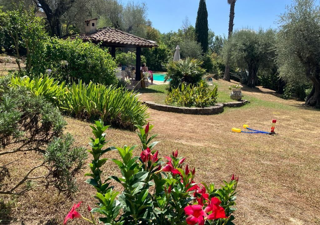Photo of Outdoor in Contes