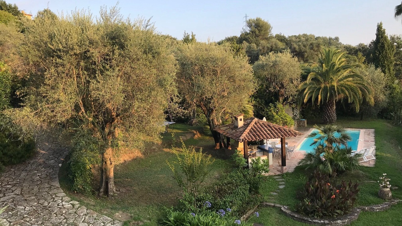 Photo of Outdoor in Contes