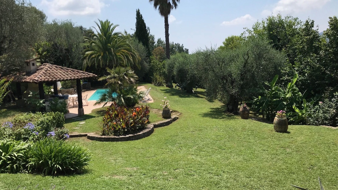 Photo of Outdoor in Contes