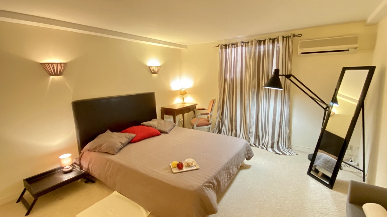 Photo of Bedroom in Cannes