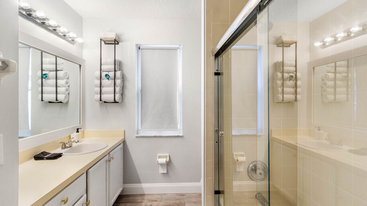 Photo of Bathroom in Lake Davenport Estates