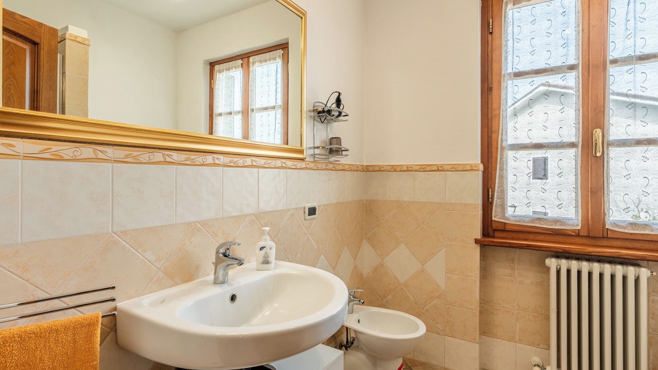 Photo of Bathroom in Altopascio