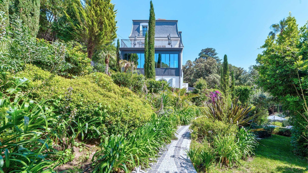 Photo of Outdoor in California - Pezou