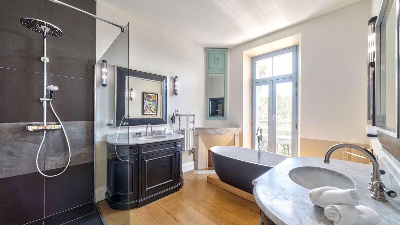 Photo of Bathroom in California - Pezou