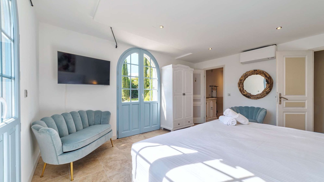 Photo of Bedroom in California - Pezou
