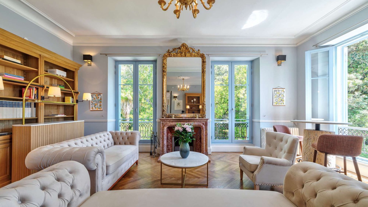 Photo of Livingroom in California - Pezou