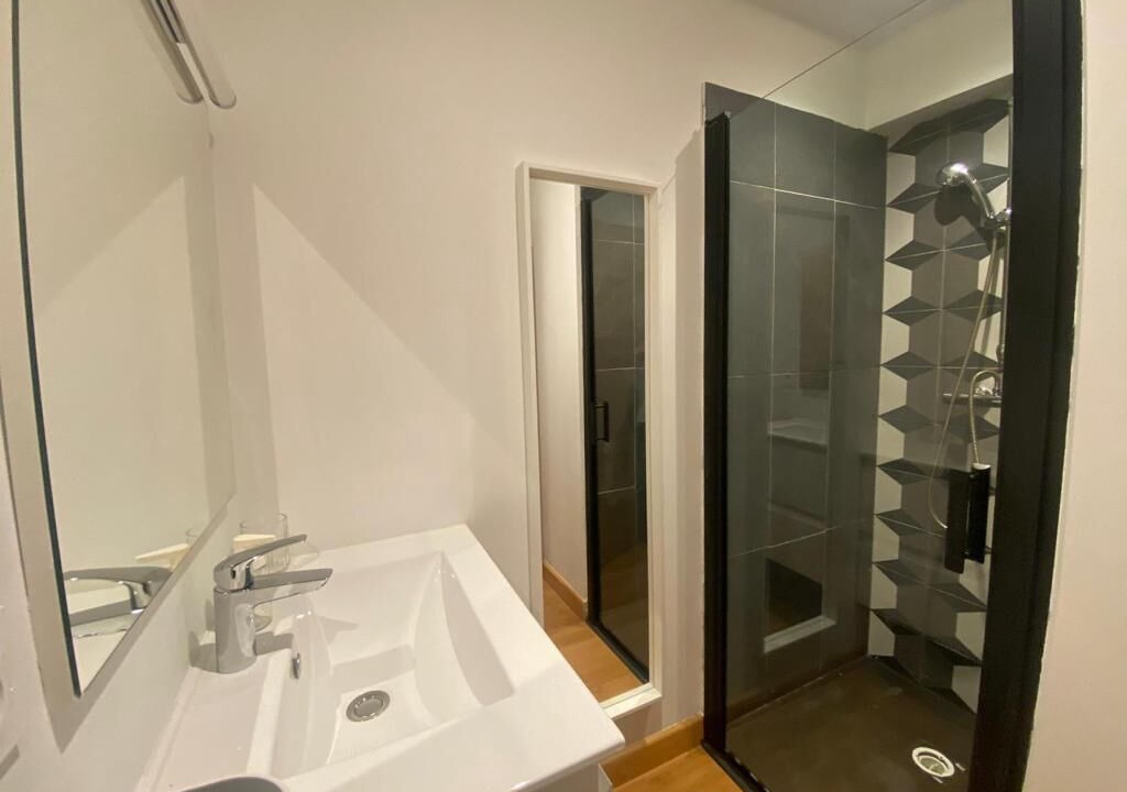 Photo of Bathroom in Liberation