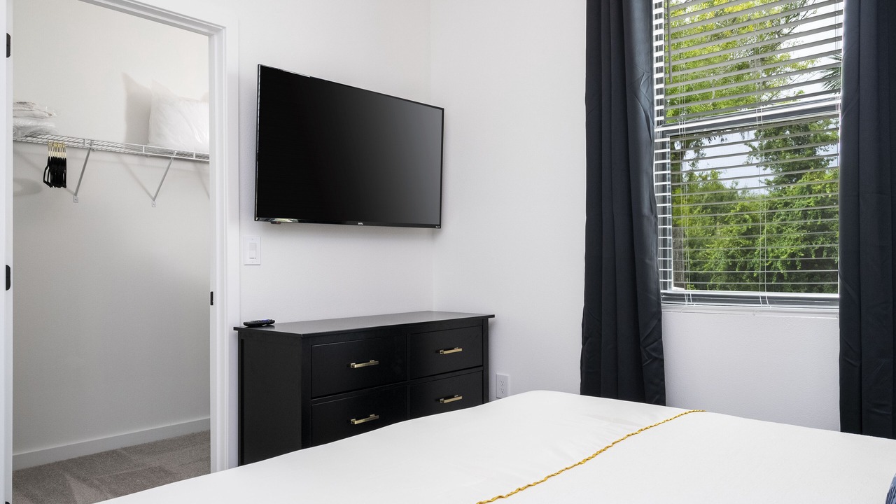 Photo of Bedroom in Bay Lake