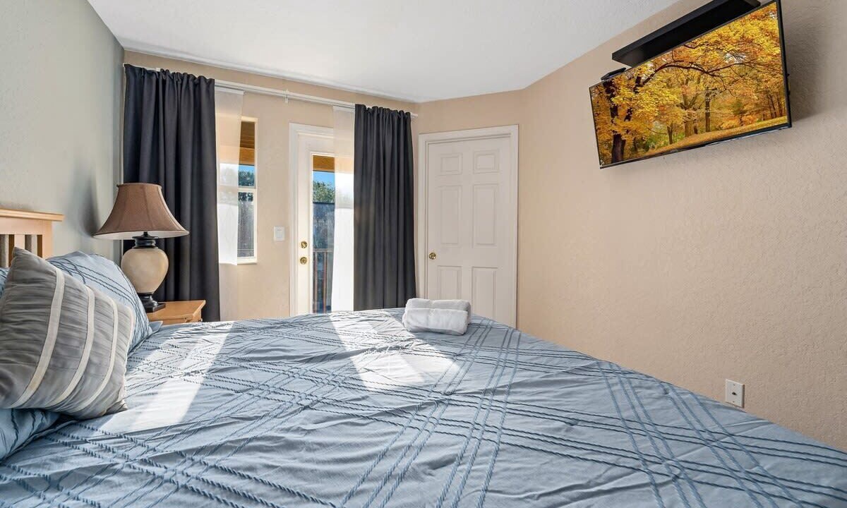 Photo of Bedroom in Regal Palms