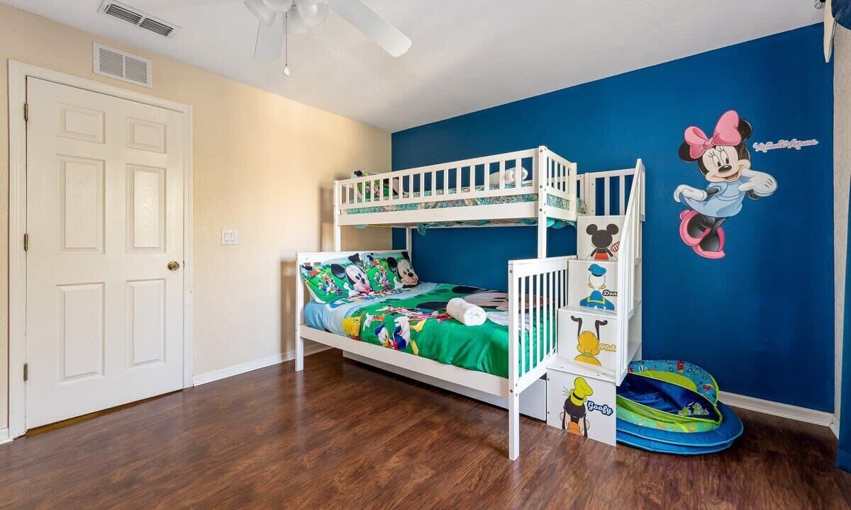 Photo of Bedroom in Regal Palms