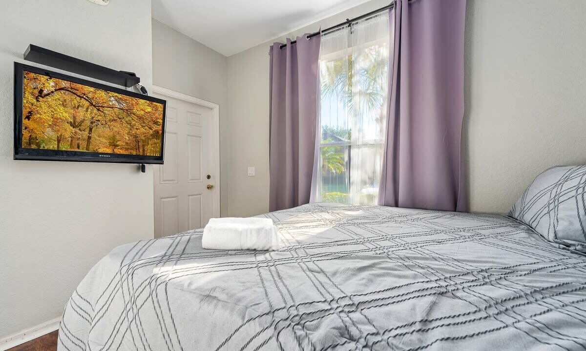 Photo of Bedroom in Regal Palms