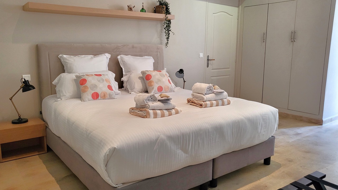 Photo of Bedroom in Cannes City Centre