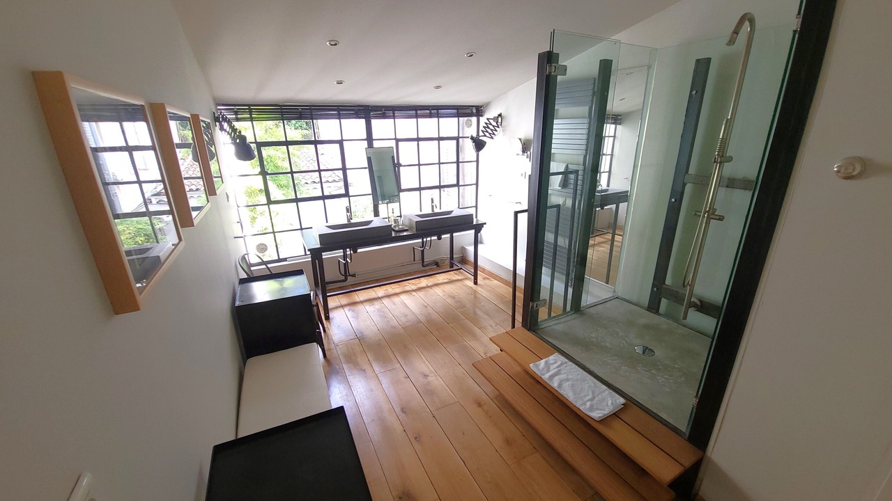 Photo of Bathroom in Cannes City Centre