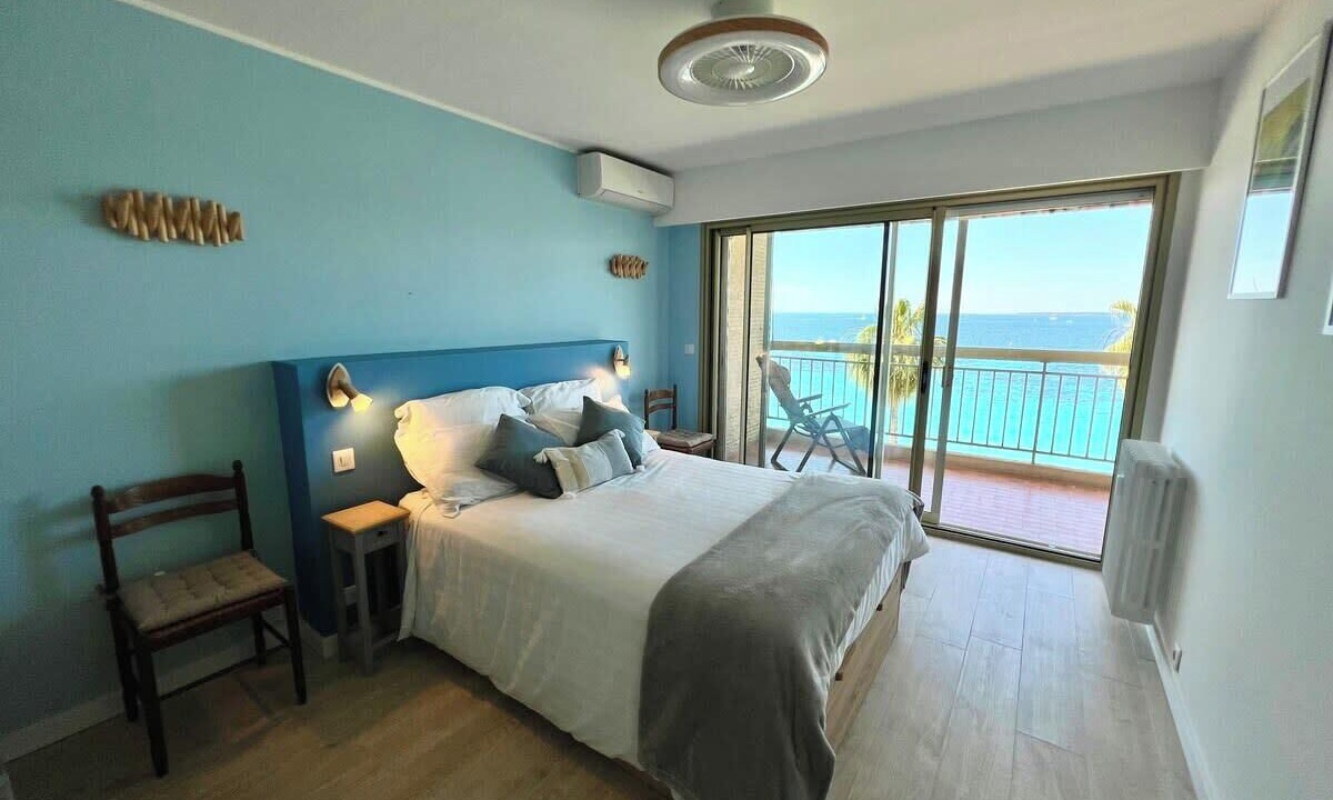 Photo of Bedroom in Juan-les-Pins