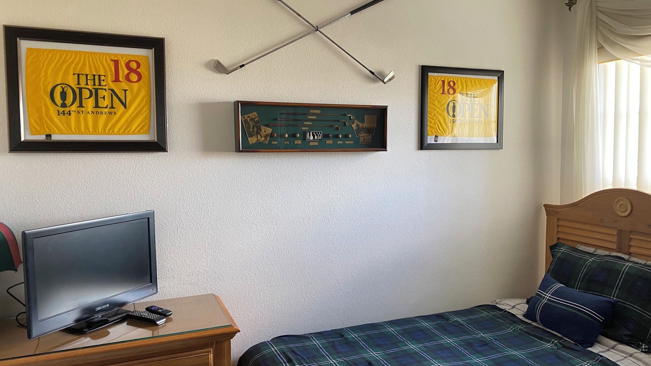 Photo of Bedroom in Crescent Lakes