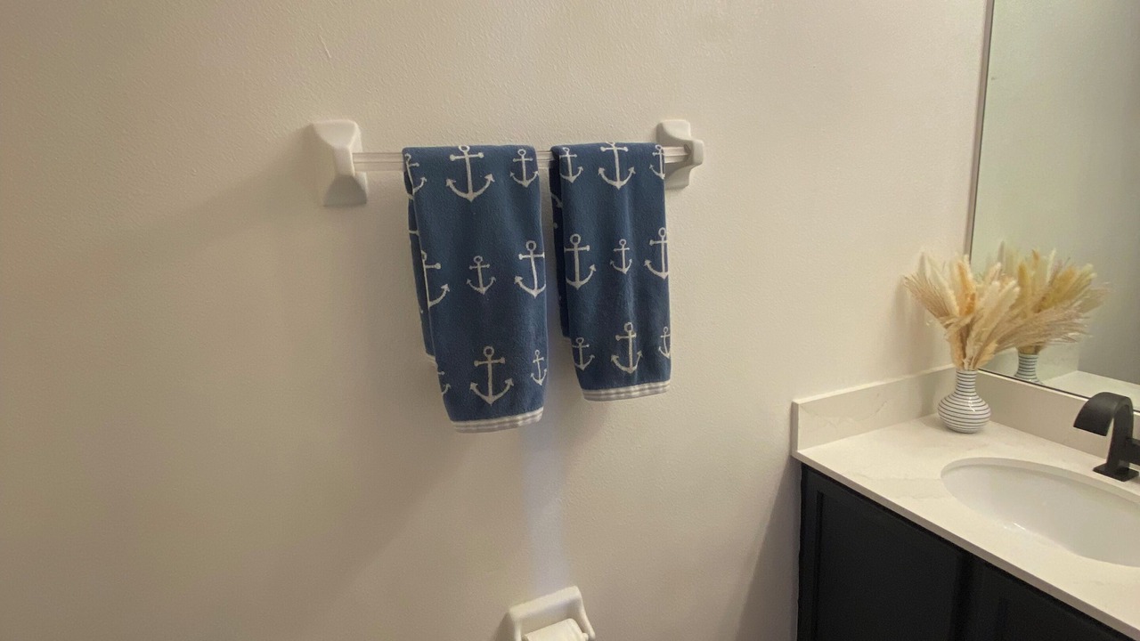 Photo of Bathroom in Crescent Lakes