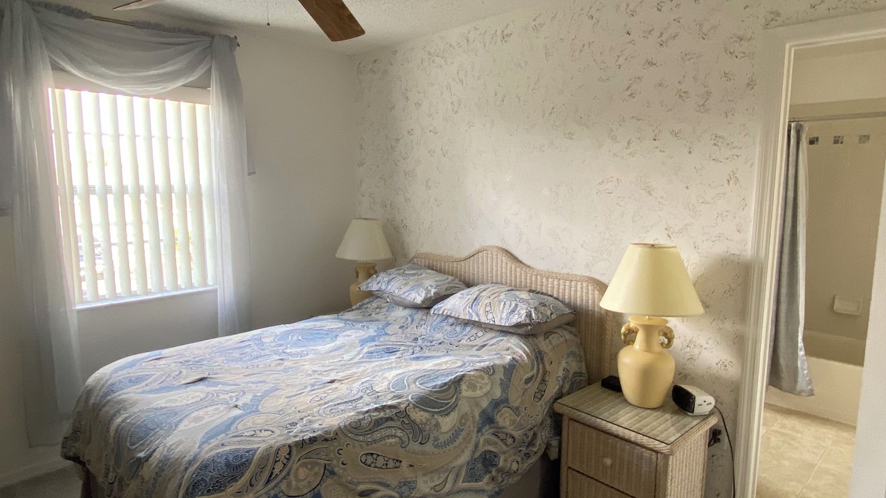 Photo of Bedroom in Crescent Lakes