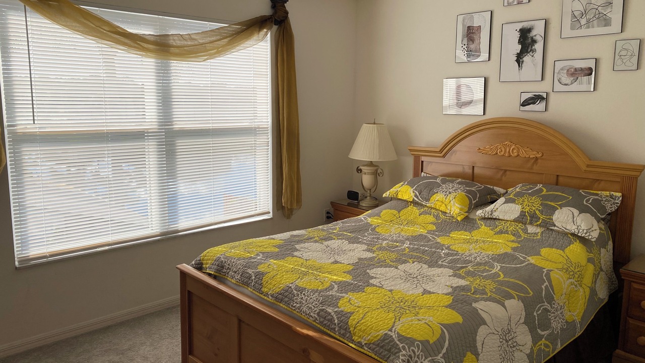 Photo of Bedroom in Crescent Lakes