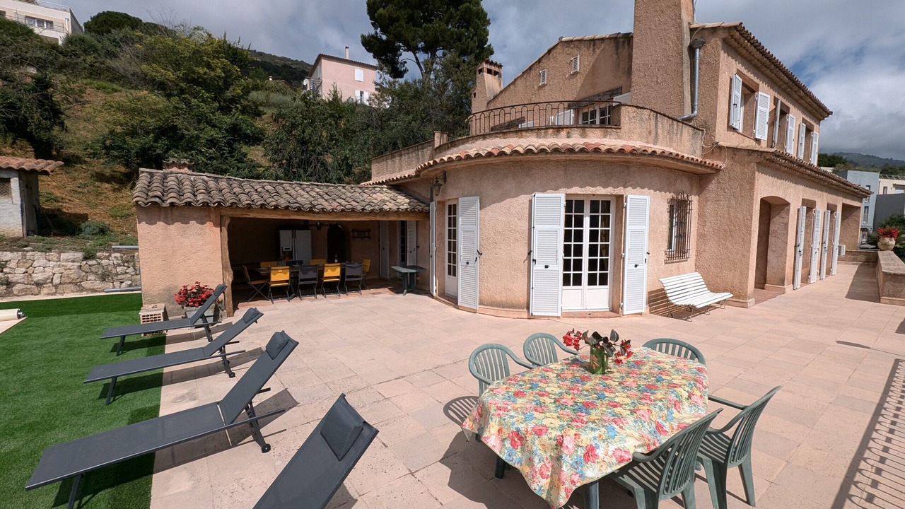 Photo of Outdoor in Gattieres