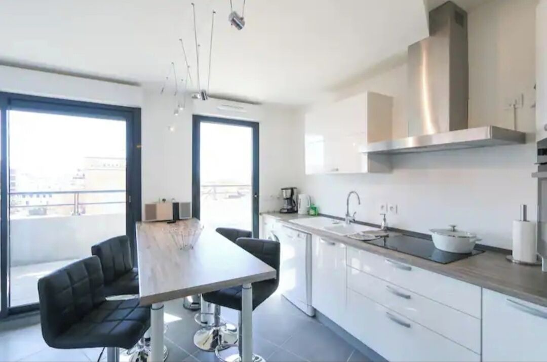 Photo of Kitchen in Prado - Republique